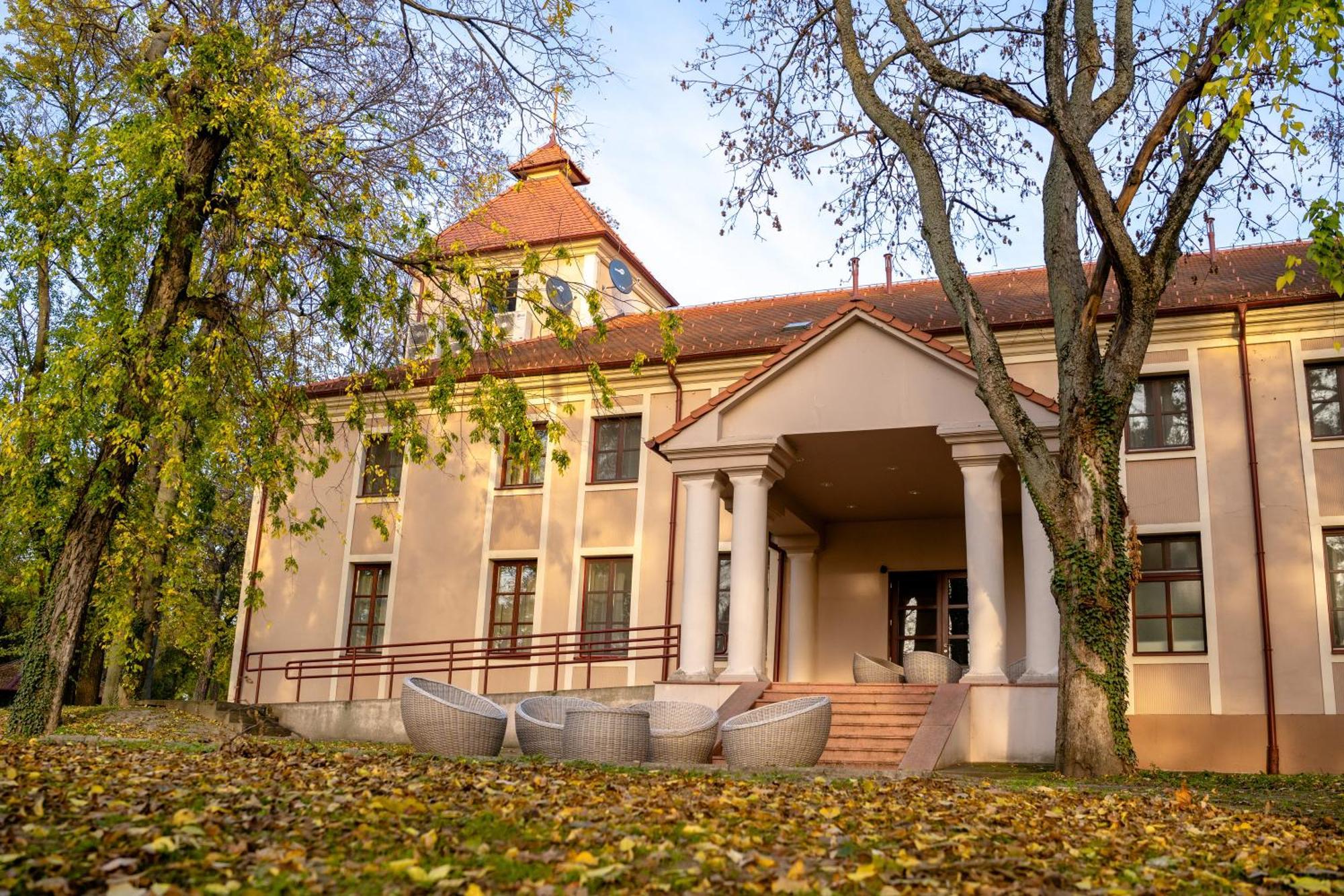 Kastel Hotel Backa Topola Exterior photo